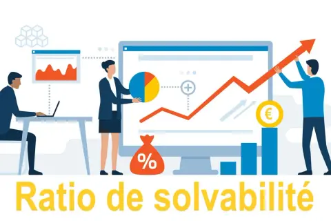 Des analystes financiers travaillent sur des graphiques et des données pour assurer la capacité de l'entreprise à être solvable.
